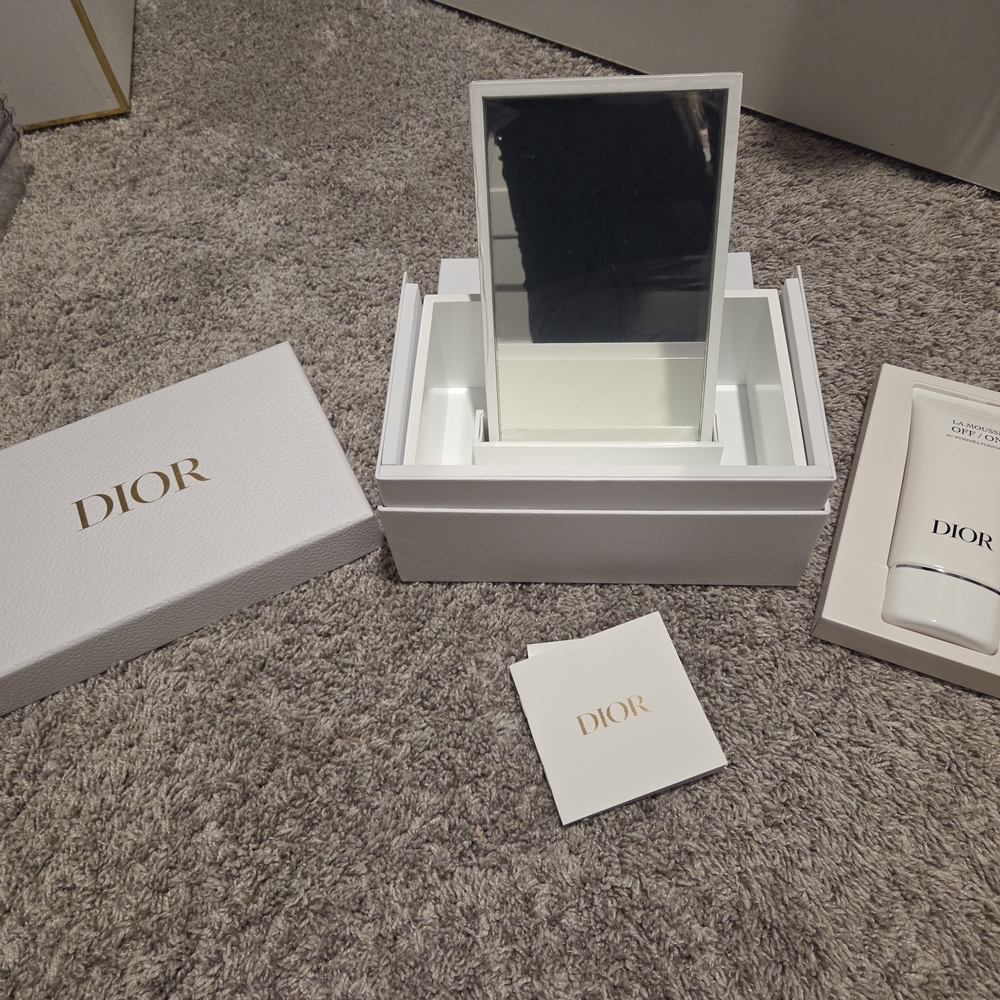 Dior White Gift Set with Mirror